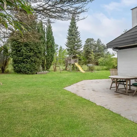 Amazing In With Kitchen Holiday home *